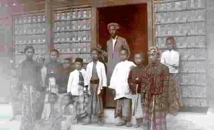 KETIKA KH. AHMAD DAHLAN MELELANG SEMUA PERABOTAN RUMAHNYA